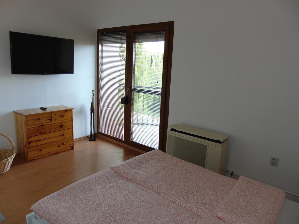 Csevi Apartmanhaz Mezőkövesd Екстериор снимка