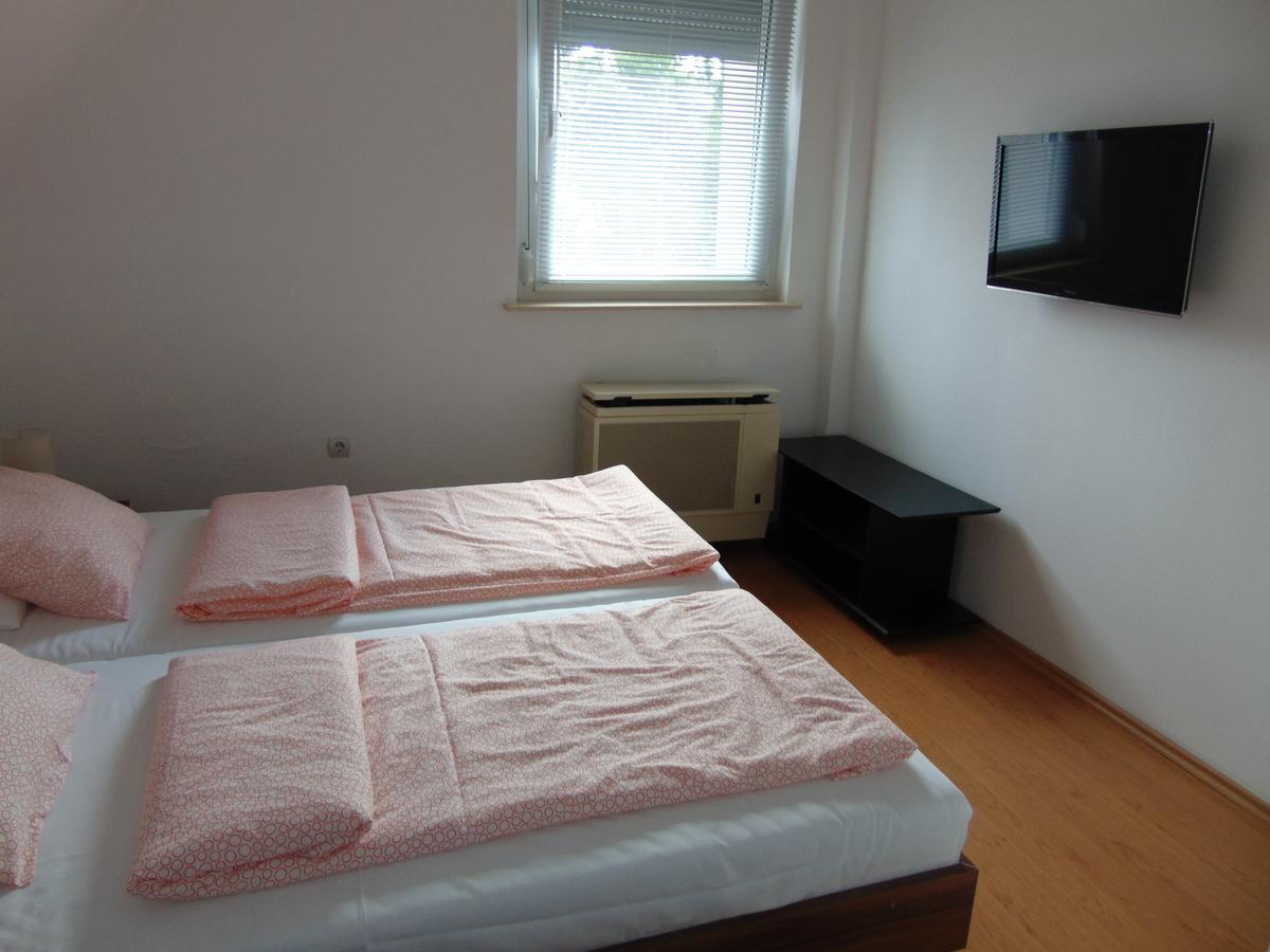 Csevi Apartmanhaz Mezőkövesd Екстериор снимка